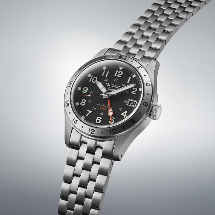 Obrázok z Seiko 5 Sports Field ‘Deploy’ GMT