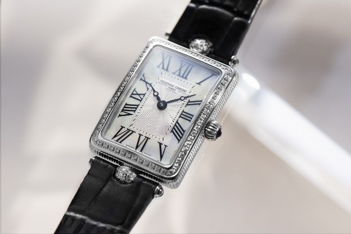 Obrázok z Frederique Constant Classics Art Deco Carrée