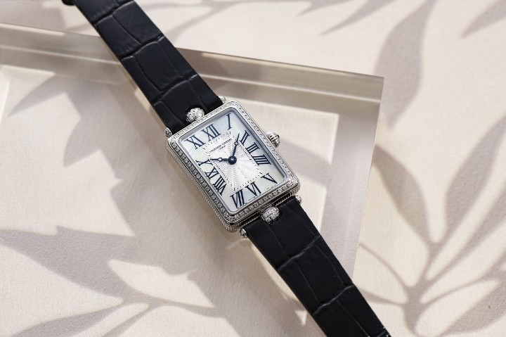 Obrázok z Frederique Constant Classics Art Deco Carrée