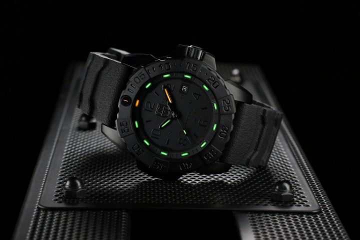 Obrázok z Luminox Navy SEAL 3250 Time Date Series