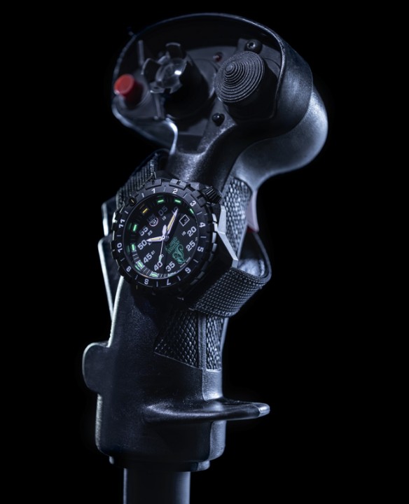 Obrázok z Luminox F-117 x Skunk Works Heritage 6440 Series