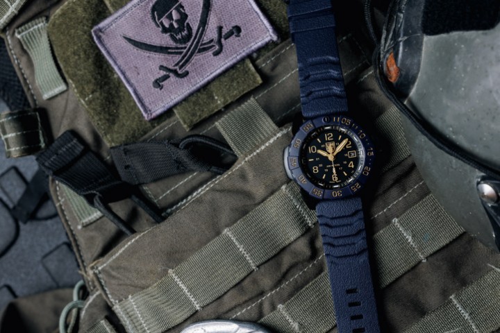 Obrázok z Luminox Navy SEAL Foundation 3250 Series Back to the Blue