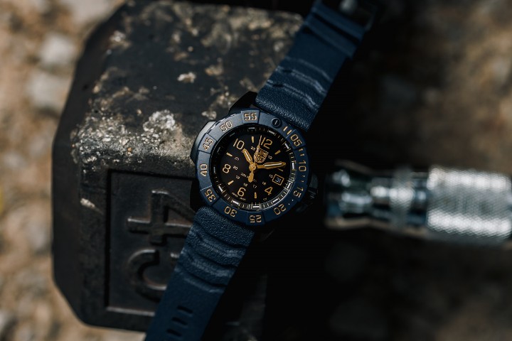 Obrázok z Luminox Navy SEAL Foundation 3250 Series Back to the Blue