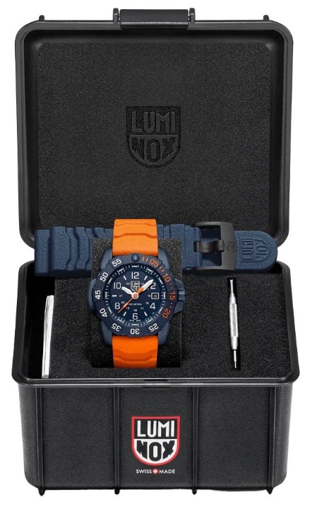 Obrázok z Luminox Navy SEAL Foundation 3250 Bact to the Blue Series